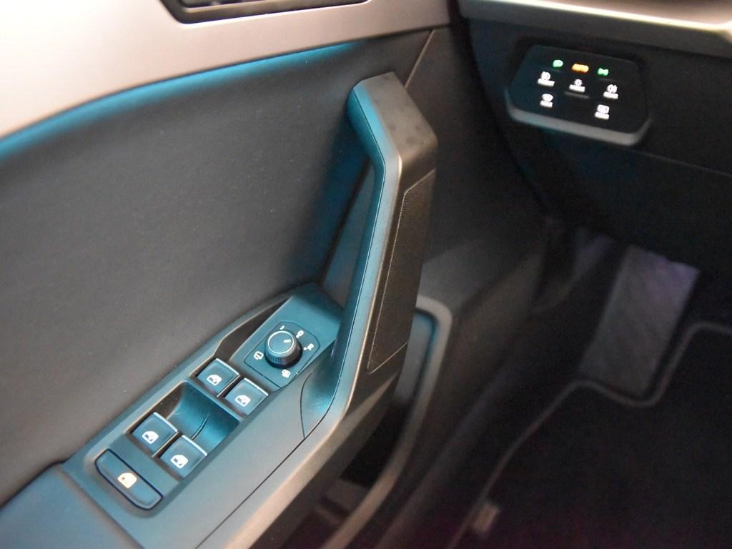 SEAT León 1.0 eTSI S&S FR 25 Aniversario DSG 81 kW (110 CV) - 16