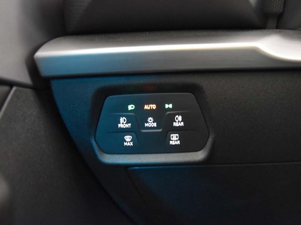 SEAT León 1.0 eTSI S&S FR 25 Aniversario DSG 81 kW (110 CV) - 17