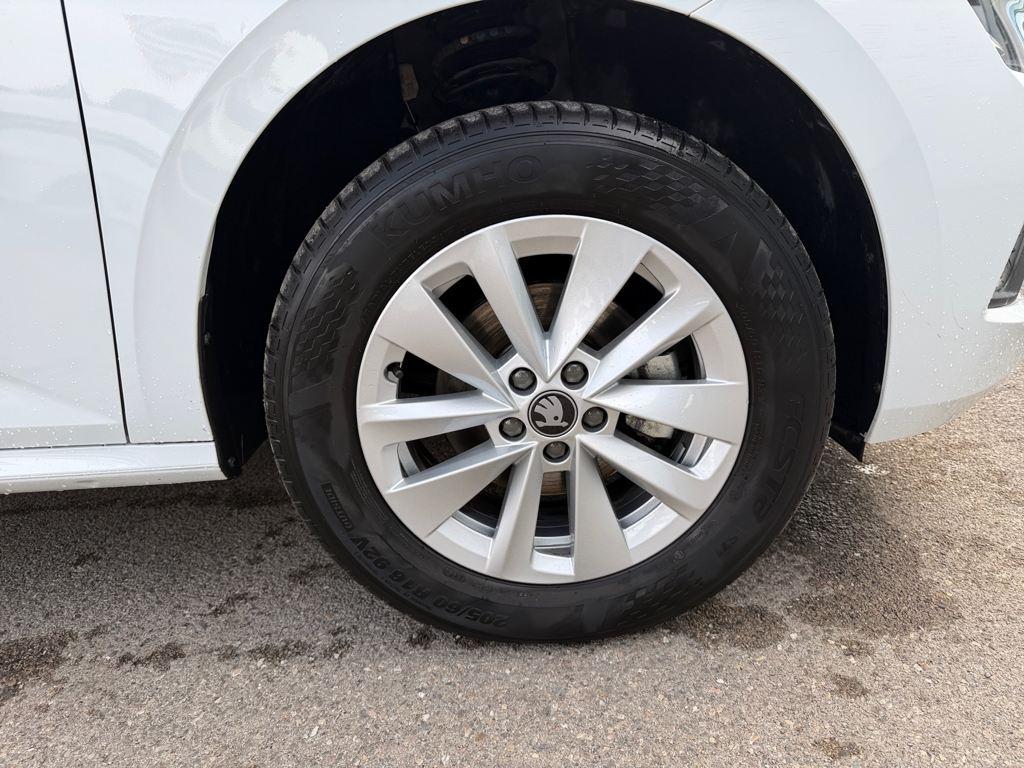 Skoda Kamiq 1.0 TSI Selection DSG 85 kW (115 CV) - 7