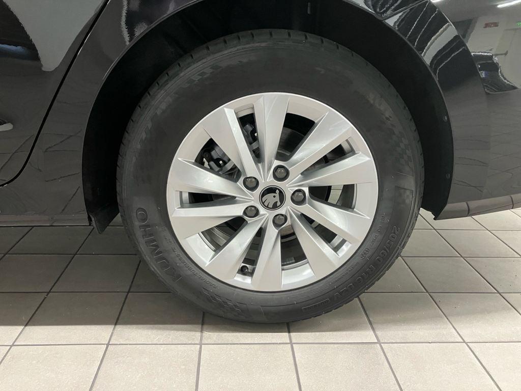 Skoda Octavia 1.5 TSI m-HEV Selection DSG 85 kW (116 CV) - 7