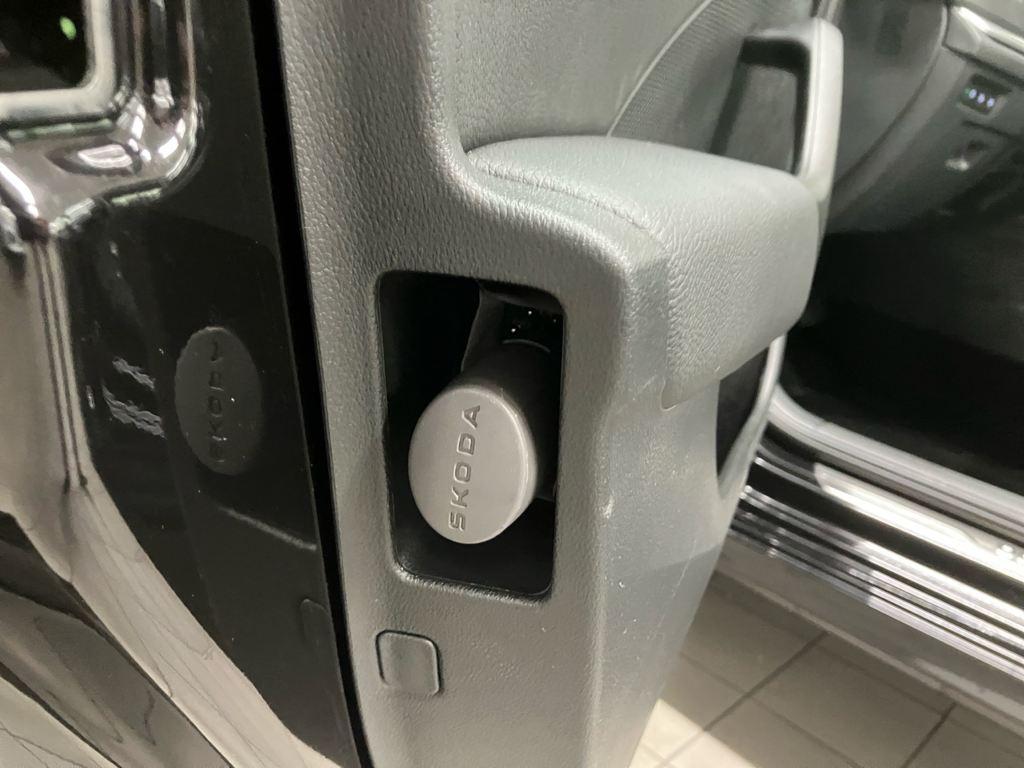 Skoda Octavia 1.5 TSI m-HEV Selection DSG 85 kW (116 CV) - 17