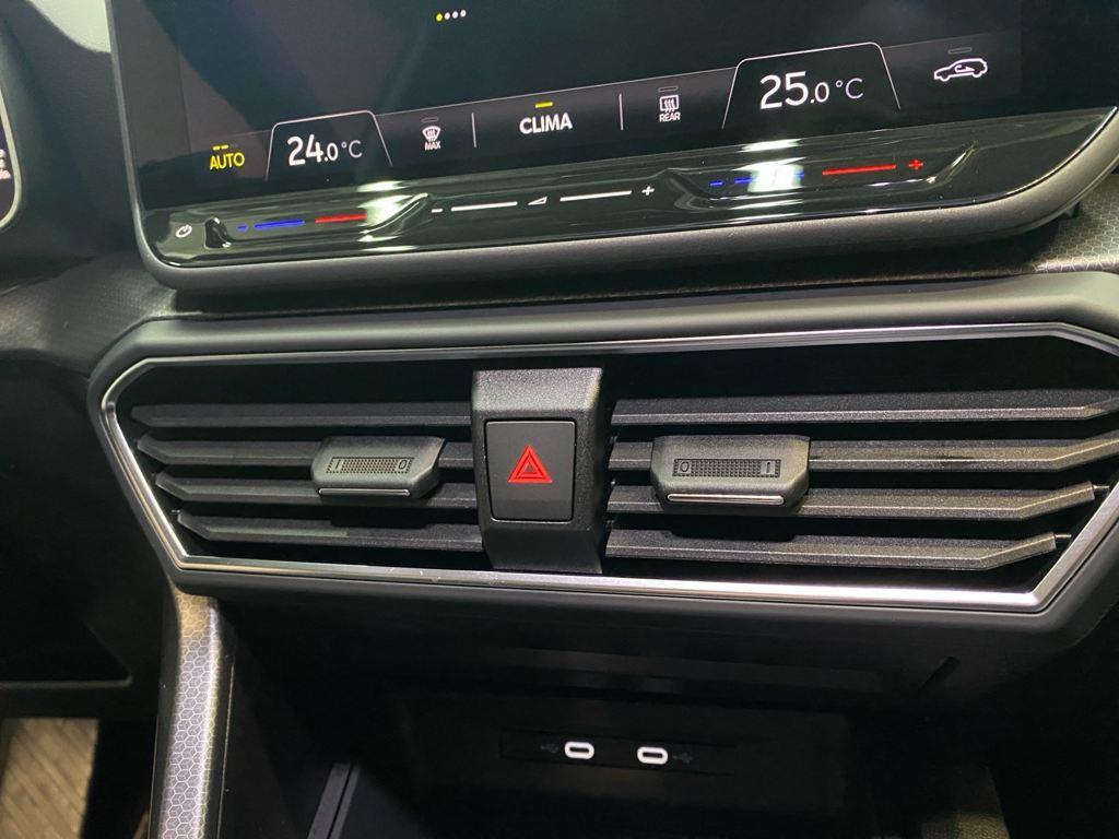 SEAT León ST 1.5 eTSI Style 25 Aniversario DSG 85 kW (116 CV) - 12