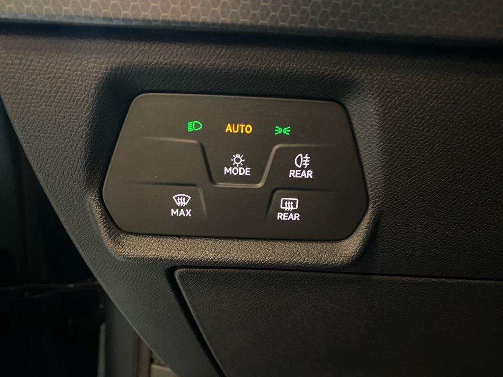 SEAT León ST 2.0 TDI Style XS 85 kW (115 CV) - 8