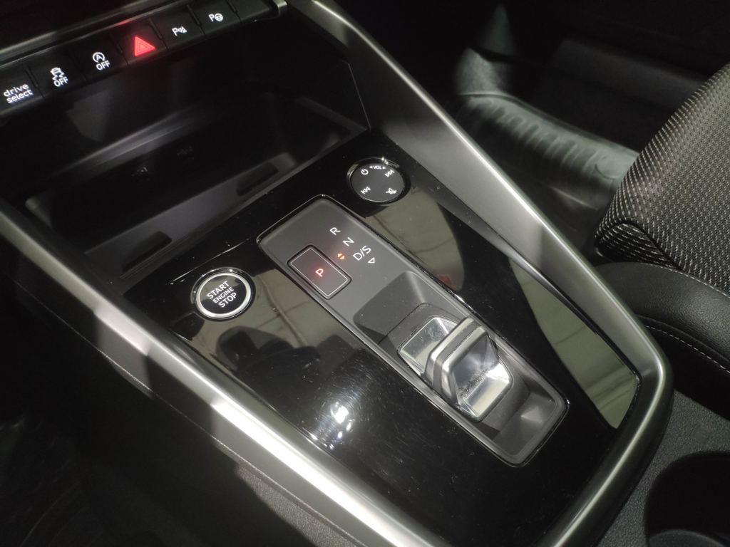 Audi A3 Sportback Genuine edition 35 TDI 110 kW (150 CV) S tronic - 9