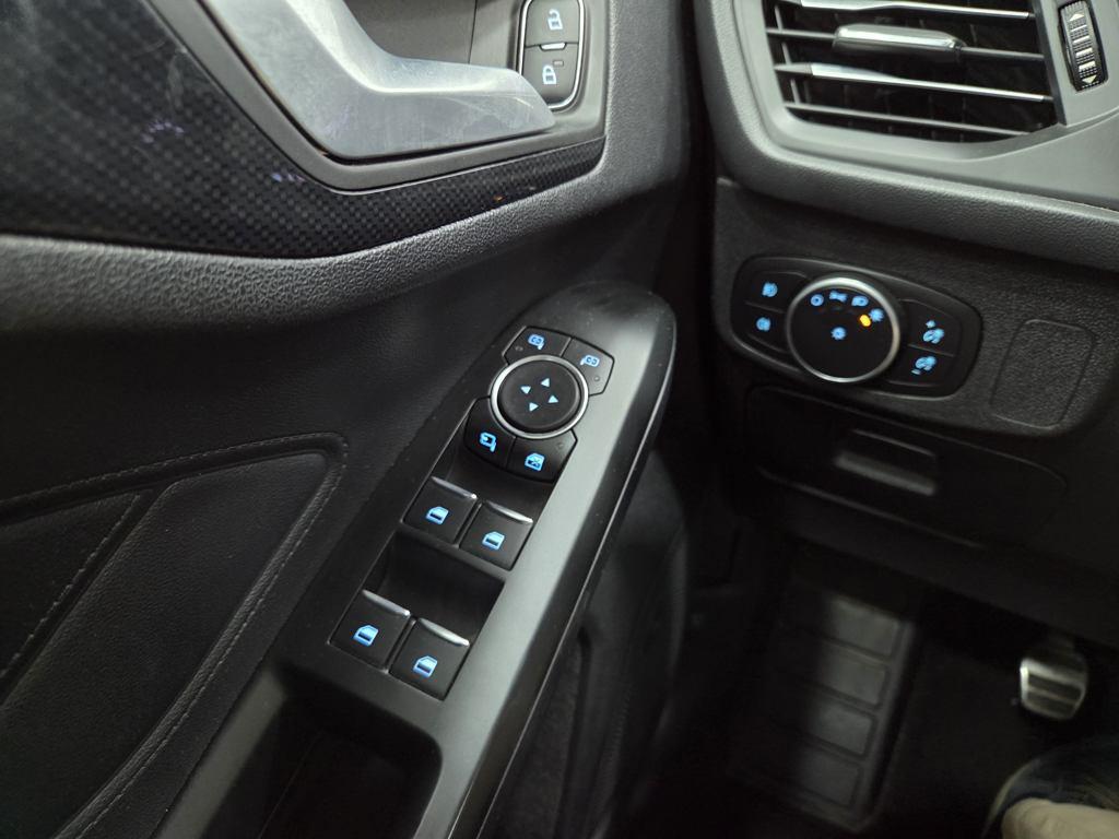 Ford Focus 1.0 Ecoboost S&S ST-Line 92 kW (125 CV) - 9