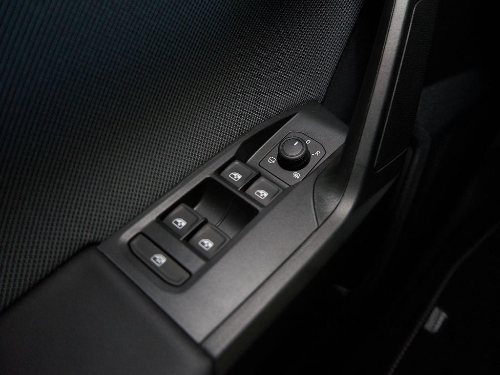 SEAT León 1.5 eTSI Style 25 Aniversario DSG 85 kW (116 CV) - 17