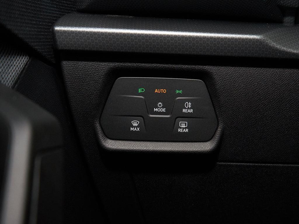 SEAT León 1.5 eTSI Style 25 Aniversario DSG 85 kW (116 CV) - 18