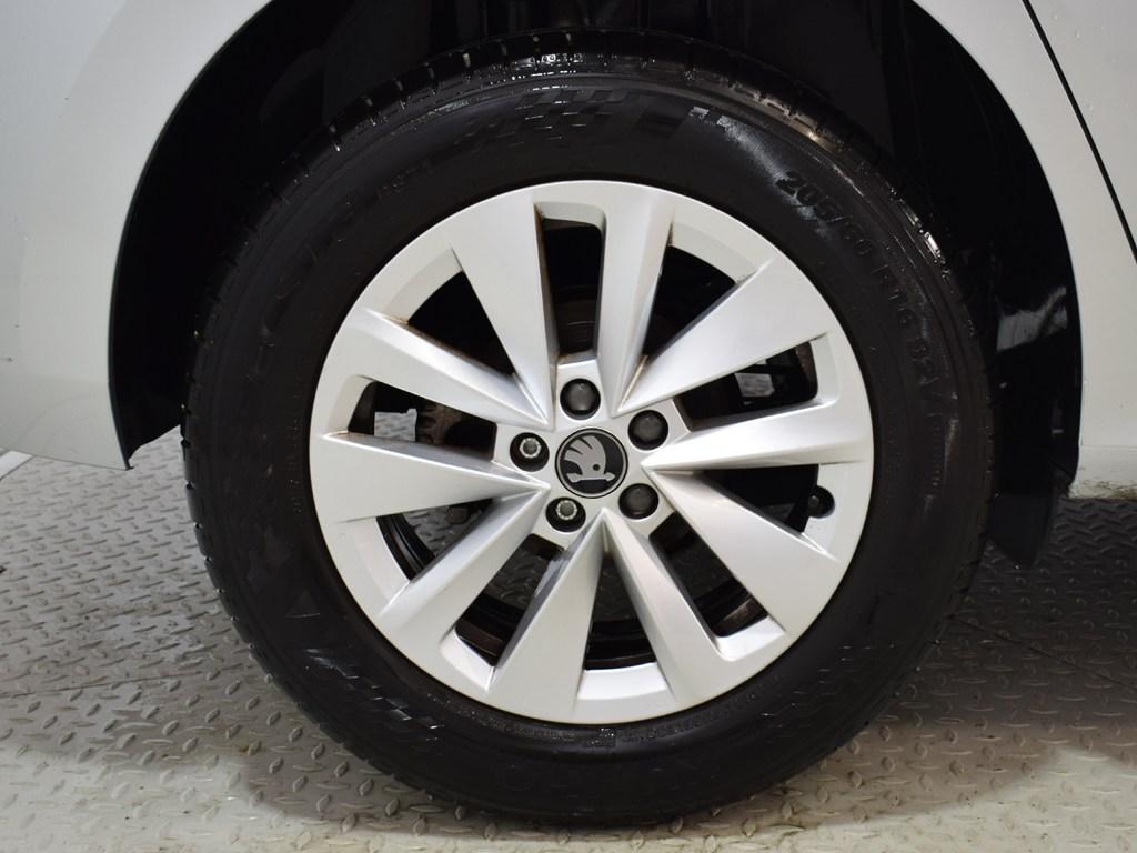 Skoda Kamiq 1.0 TSI Selection DSG 85 kW (115 CV) - 7