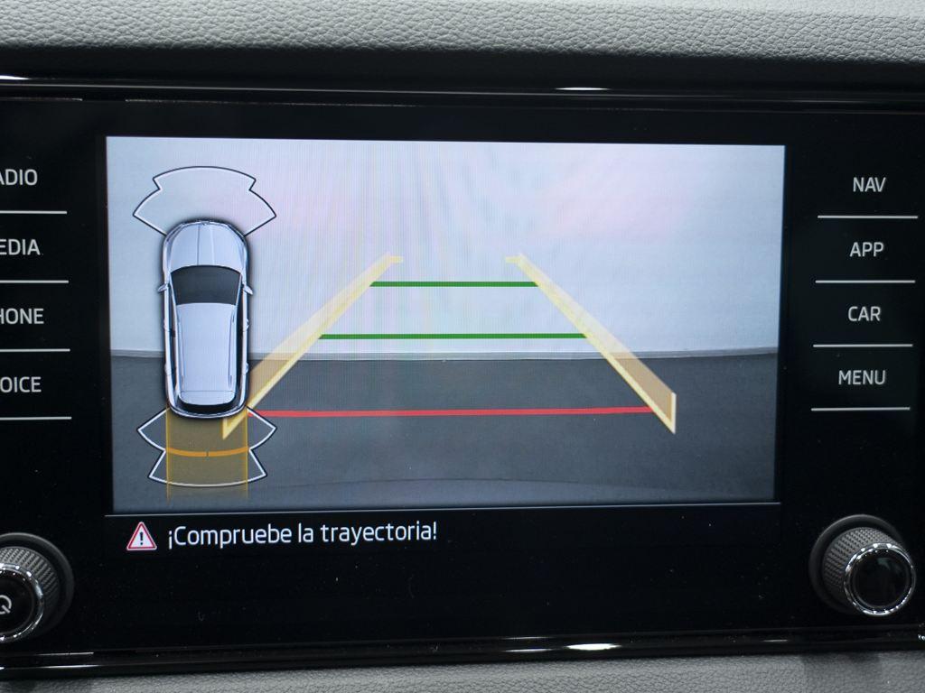 Skoda Karoq 1.5 TSI ACT Design DSG 110 kW (150 CV) - 11