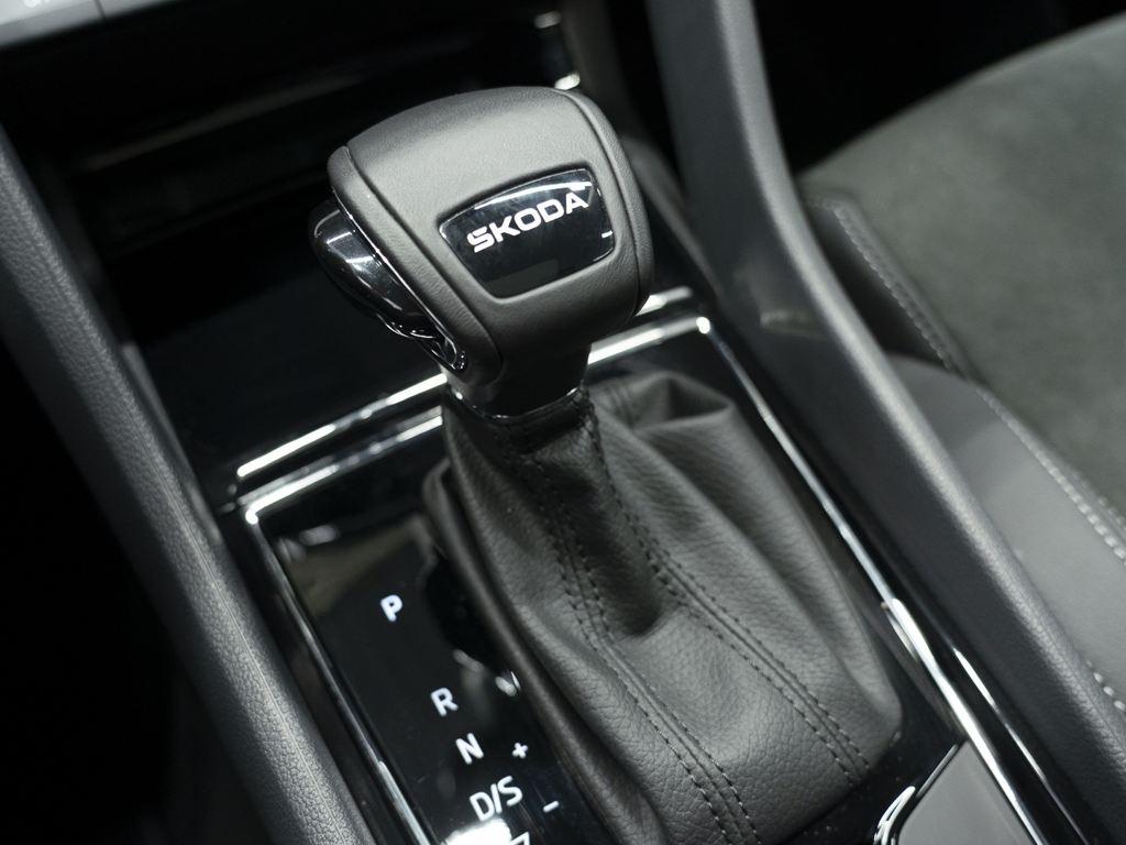 Skoda Karoq 1.5 TSI ACT Design DSG 110 kW (150 CV) - 12