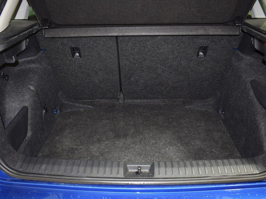 Skoda Kamiq 1.0 TSI Selection DSG 85 kW (115 CV) - 6