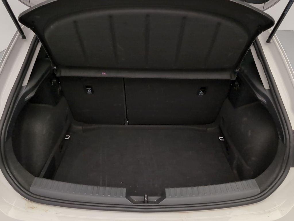 SEAT León 2.0 TDI S&S Style XL 85 kW (116 CV) - 6