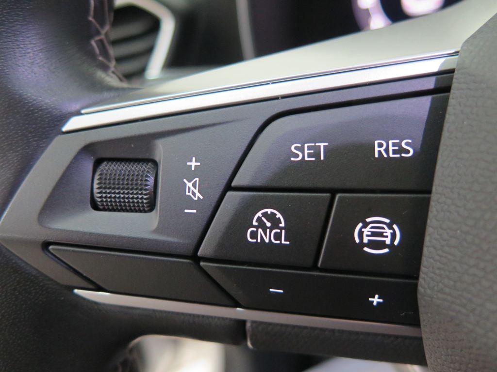 SEAT León 1.5 TSI S&S Style 25 Aniversario 85 kW (116 CV) - 9