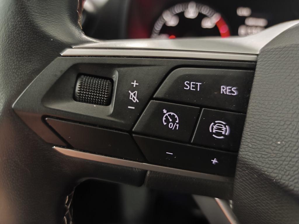 SEAT León 2.0 TDI S&S Reference Go 85 kW (115 CV) - 11