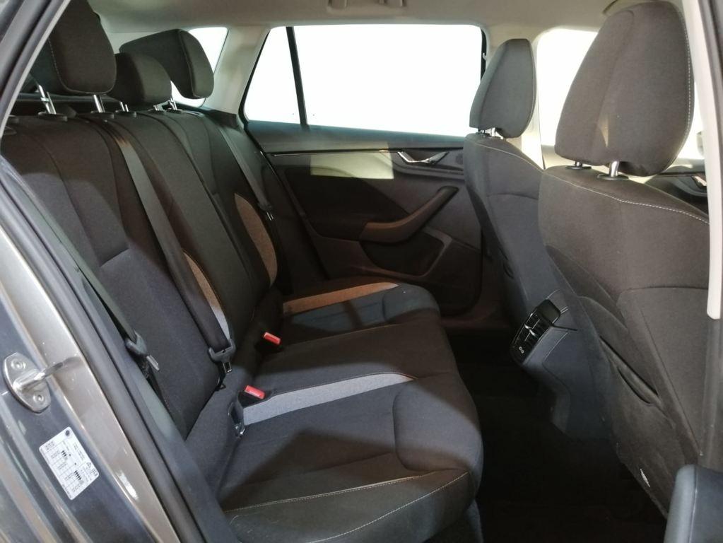 Skoda Kamiq 1.0 TSI Selection DSG 85 kW (115 CV) - 5