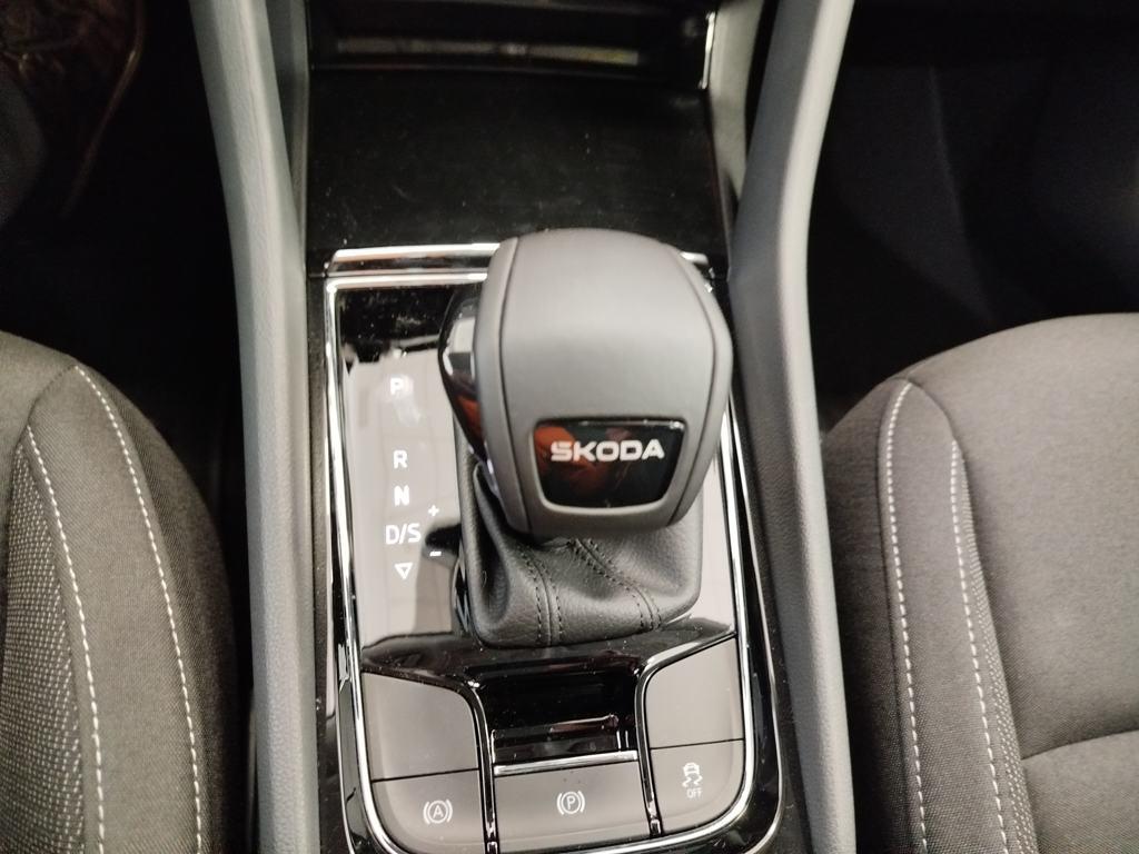 Skoda Karoq 2.0 TDI Selection DSG 110 kW (150 CV) - 8