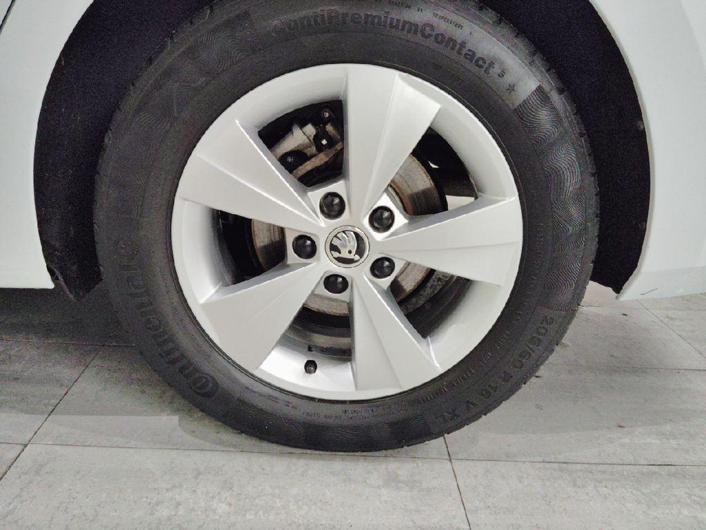 Skoda Octavia Combi 1.0 TSI mHEV Ambition DSG 81 kW (110 CV) - 7