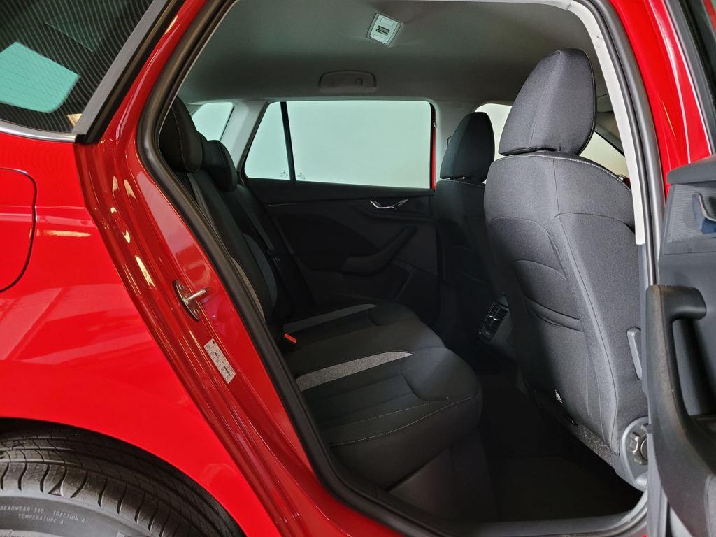 Skoda Kamiq 1.0 TSI Selection DSG 85 kW (115 CV) - 5