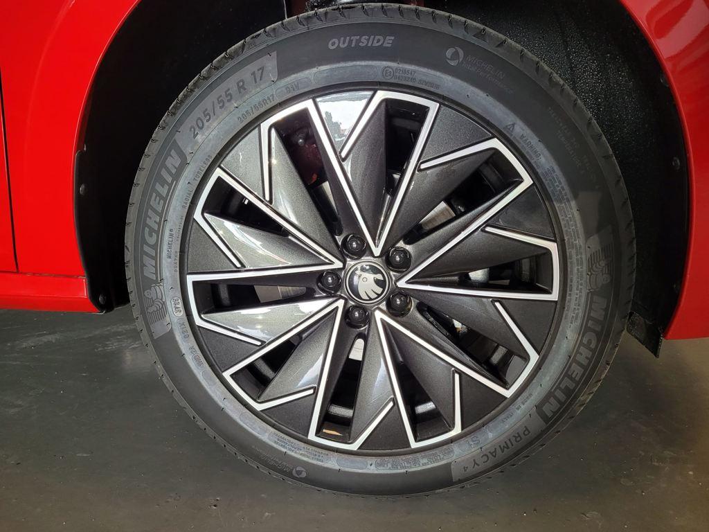 Skoda Kamiq 1.0 TSI Selection DSG 85 kW (115 CV) - 7