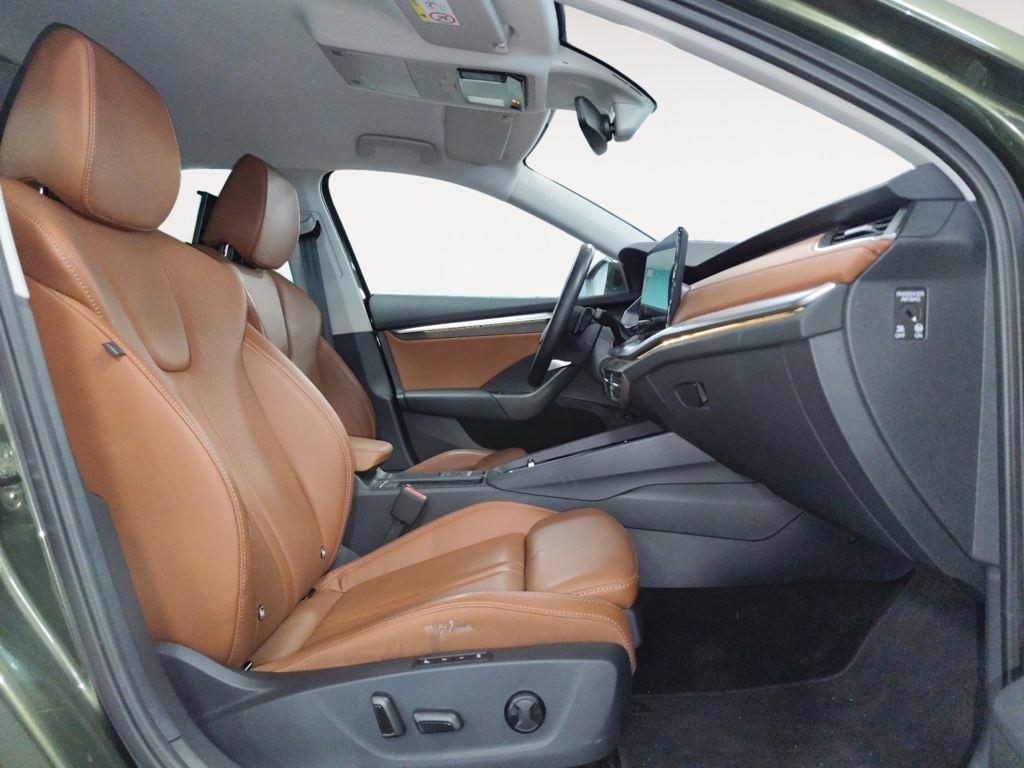 Skoda Octavia 1.5 TSI m-HEV Design DSG 110 kW (150 CV) - 4