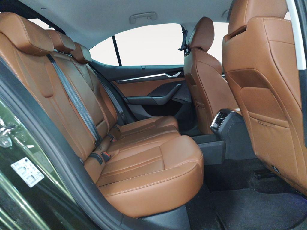 Skoda Octavia 1.5 TSI m-HEV Design DSG 110 kW (150 CV) - 5