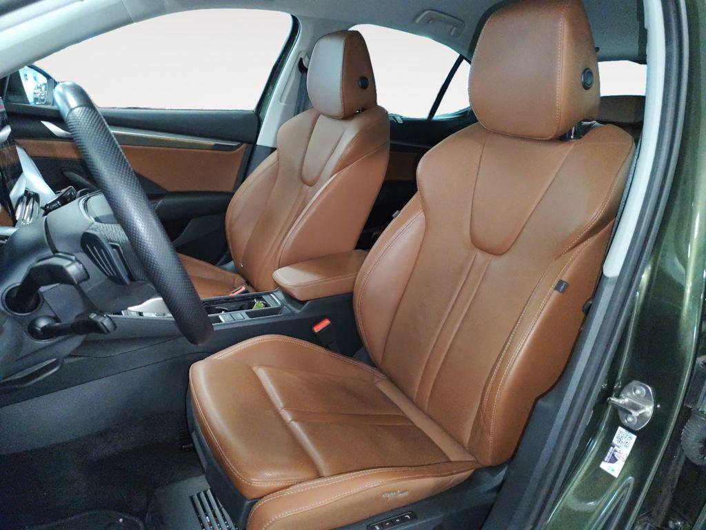 Skoda Octavia 1.5 TSI m-HEV Design DSG 110 kW (150 CV) - 10