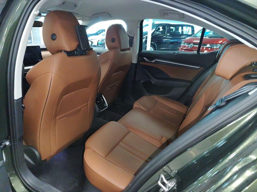 Skoda Octavia 1.5 TSI m-HEV Design DSG 110 kW (150 CV) - 12