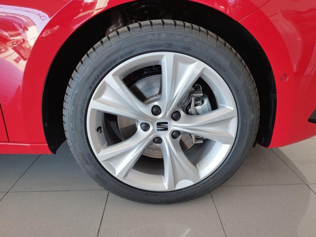 SEAT León 1.5 eTSI S&S FR Go XL DSG 110 kW (150 CV) - 7