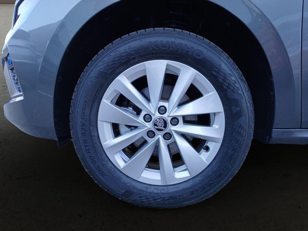 Skoda Kamiq 1.0 TSI Selection DSG 85 kW (115 CV) - 7