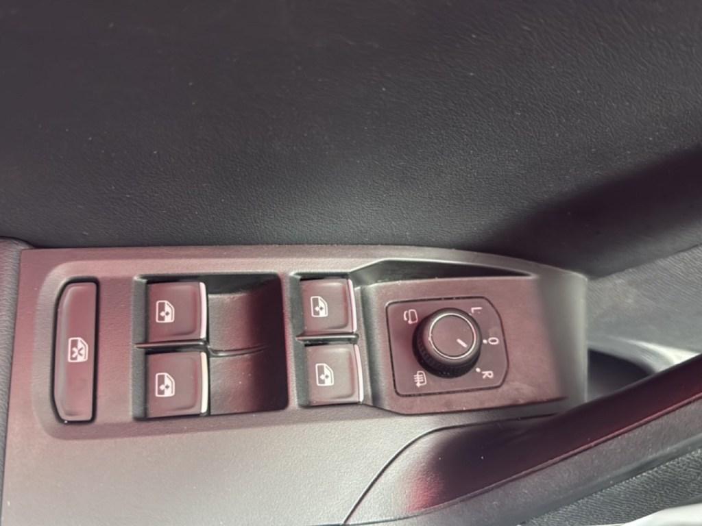 SEAT León 1.5 TSI S&S FR 25 Aniversario 85 kW (116 CV) - 8