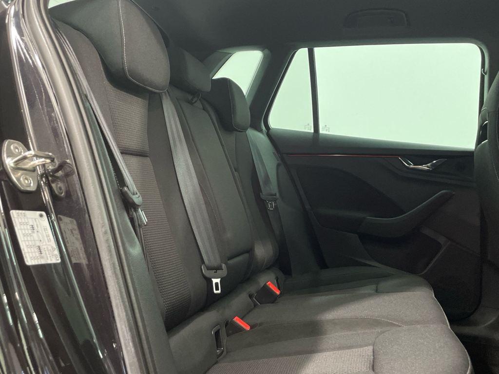 Skoda Kamiq 1.0 TSI Sport DSG 85 kW (115 CV) - 5