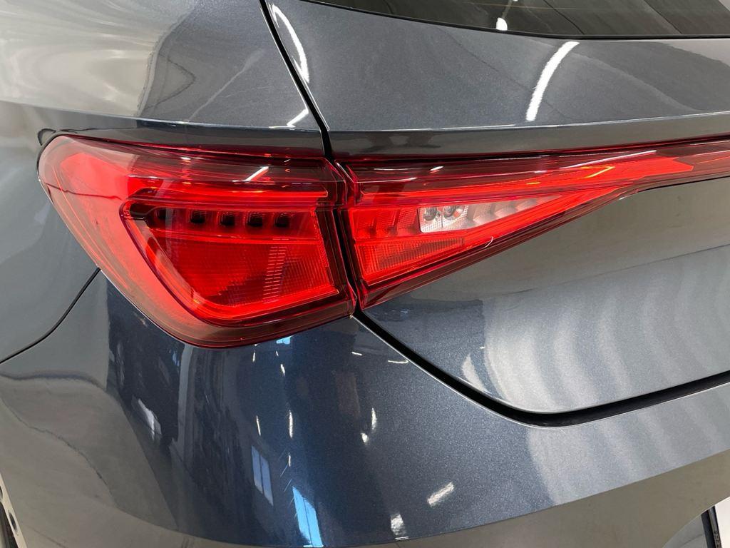 SEAT León 1.5 TSI S&S Style 25 Aniversario 85 kW (116 CV) - 18