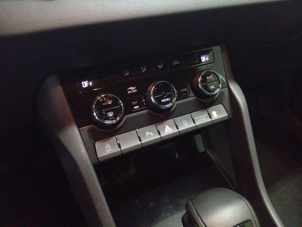 Skoda Karoq 1.5 TSI ACT Selection DSG 110 kW (150 CV) - 10