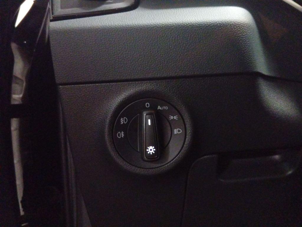 Skoda Karoq 1.5 TSI ACT Selection DSG 110 kW (150 CV) - 12