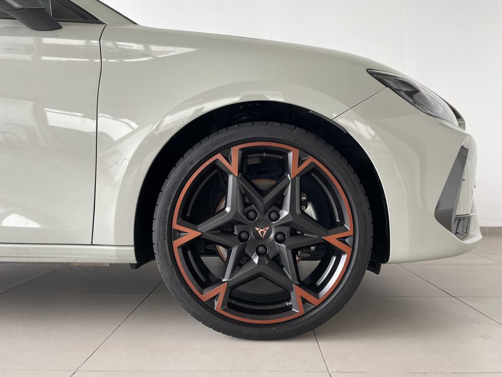 CUPRA Leon Sportstourer 1.5 eTSI DSG 110 kW (150 CV) - 7