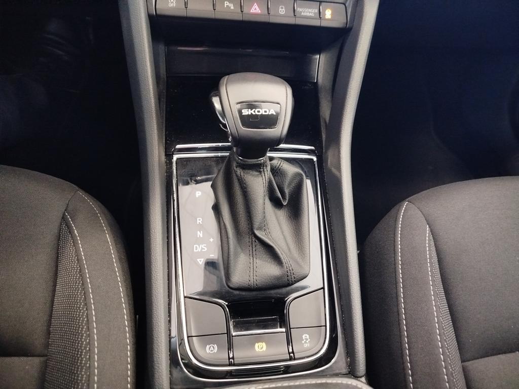 Skoda Karoq 1.5 TSI ACT Selection DSG 110 kW (150 CV) - 10