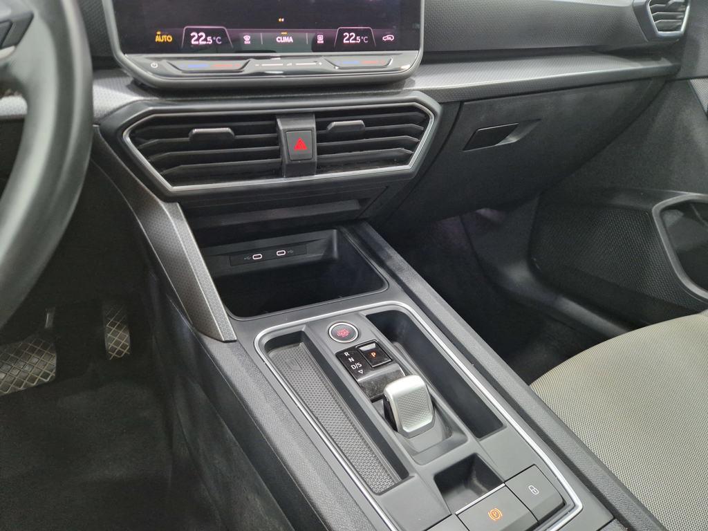 SEAT León 1.5 eTSI Style 25 Aniversario DSG 85 kW (116 CV) - 12