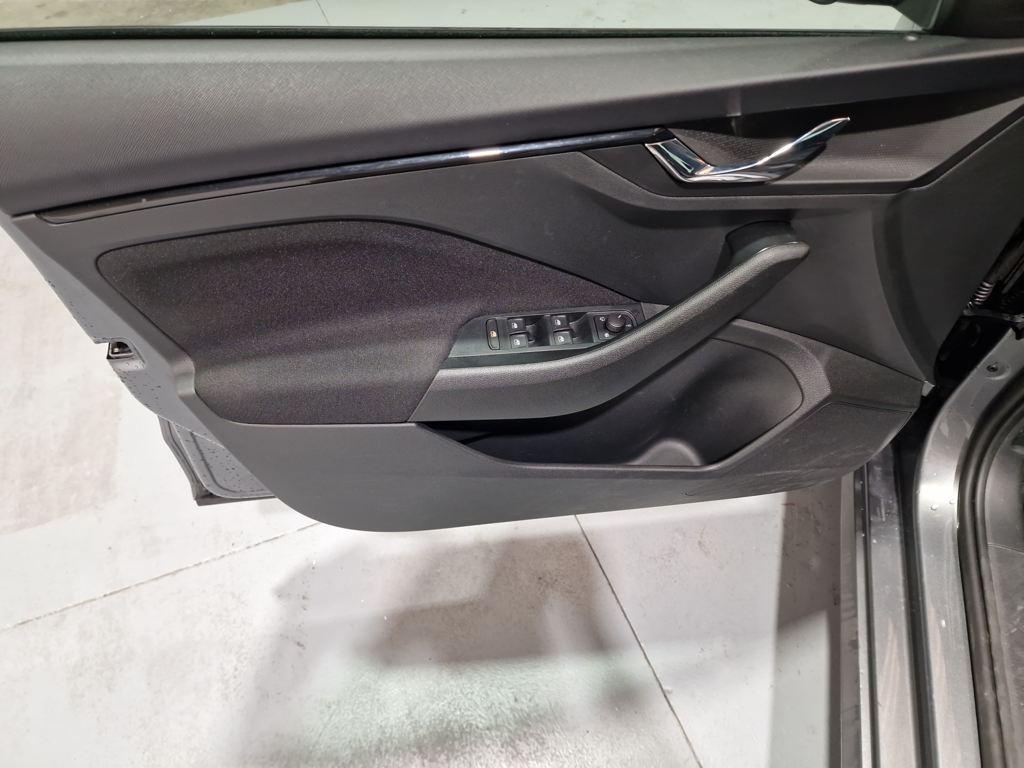 Skoda Kamiq 1.0 TSI Selection DSG 85 kW (115 CV) - 9