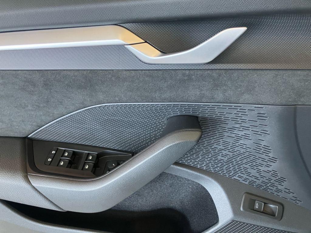 Skoda Octavia Combi 1.5 TSI m-HEV Plus DSG 110 kW (150 CV) - 12