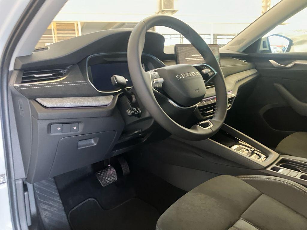 Skoda Octavia Combi 1.5 TSI m-HEV Plus DSG 110 kW (150 CV) - 14