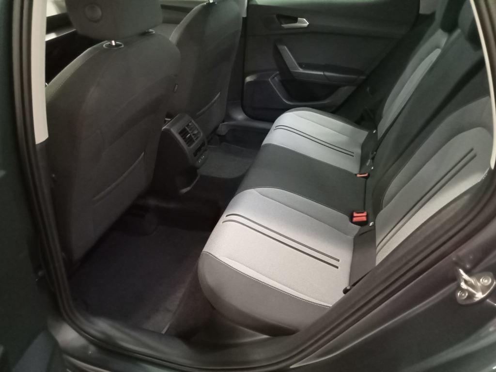 SEAT León 1.5 TSI S&S Style 25 Aniversario 85 kW (116 CV) - 9