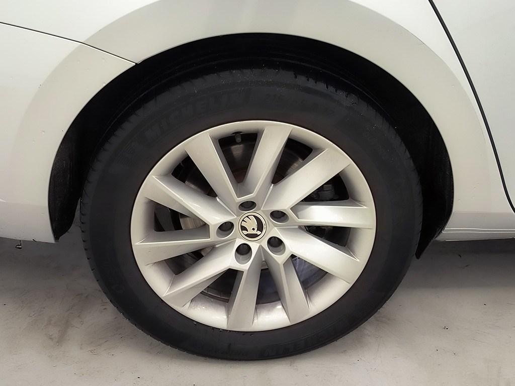 Skoda Superb 2.0 TDI Ambition DSG 110 kW (150 CV) - 7