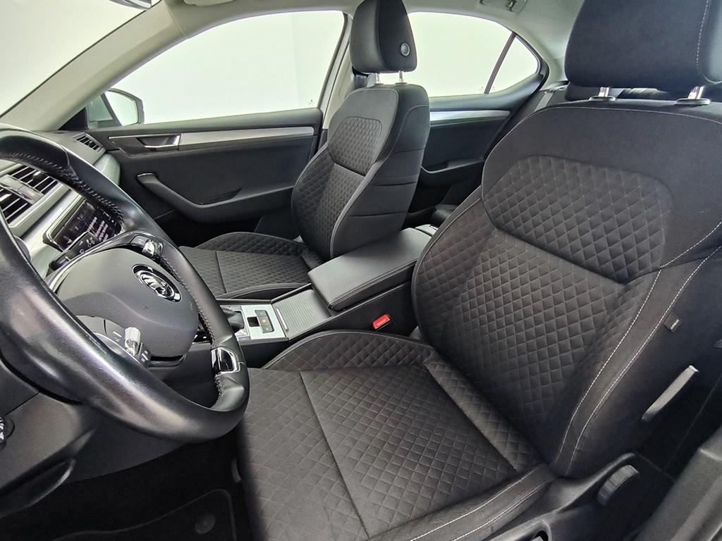 Skoda Superb 2.0 TDI Ambition DSG 110 kW (150 CV) - 10