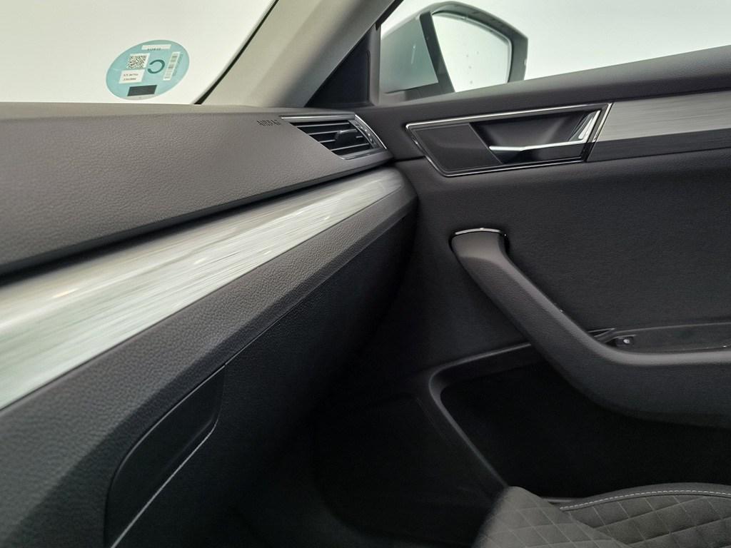 Skoda Superb 2.0 TDI Ambition DSG 110 kW (150 CV) - 16