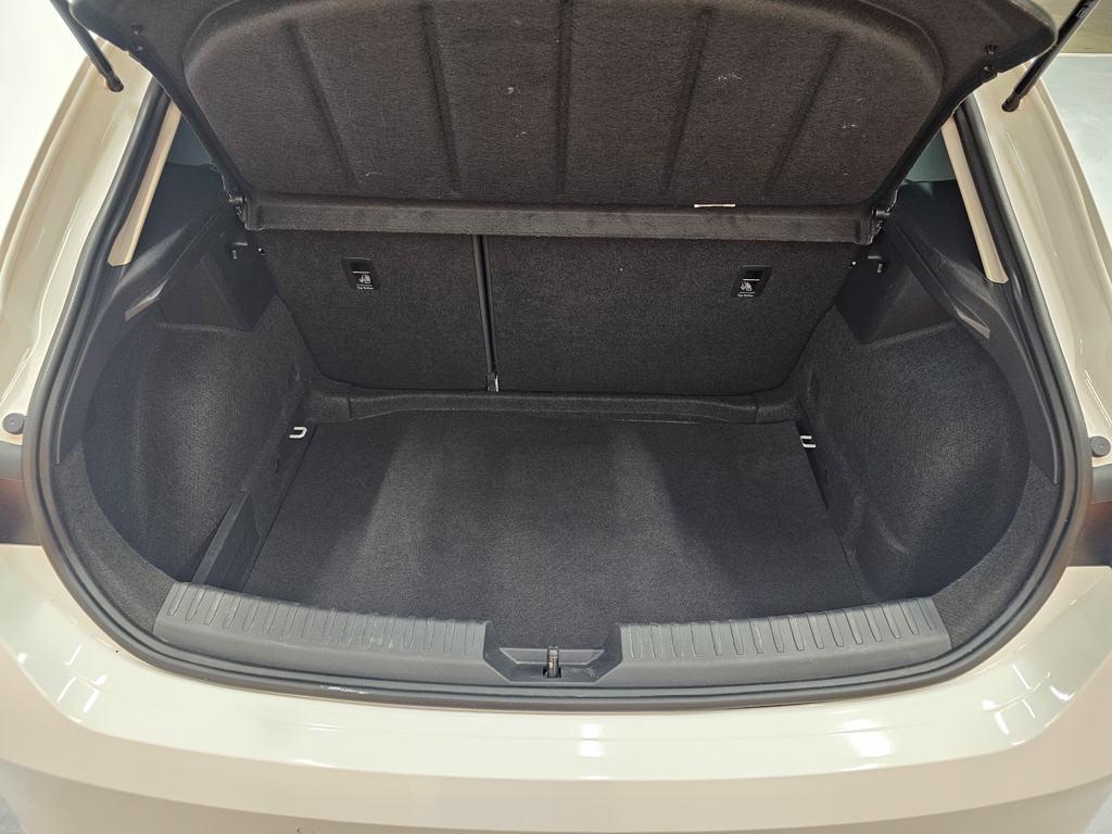 SEAT León 1.5 eTSI Style 25 Aniversario DSG 85 kW (116 CV) - 6