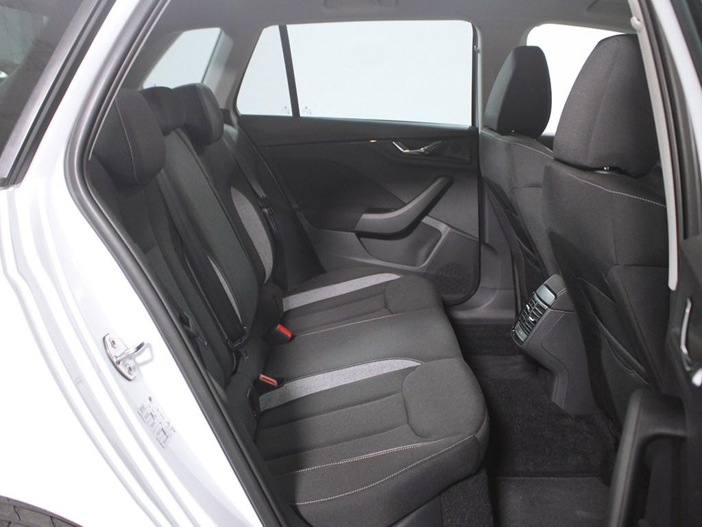 Skoda Kamiq 1.0 TSI Selection DSG 85 kW (115 CV) - 5