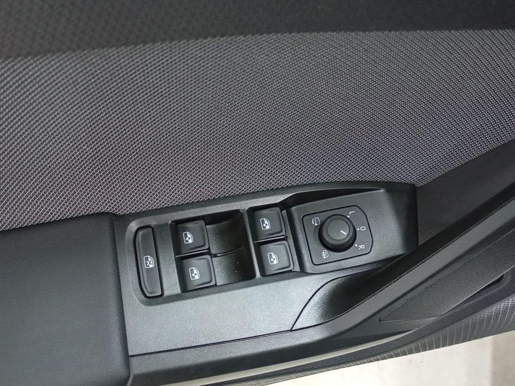 SEAT León 2.0 TDI S&S Style XL 85 kW (116 CV) - 11