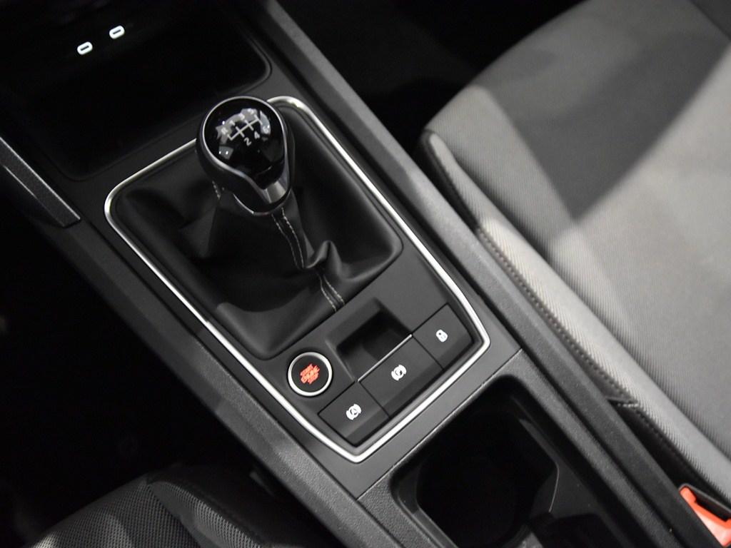 SEAT León 1.5 TSI S&S Style 25 Aniversario 85 kW (116 CV) - 10