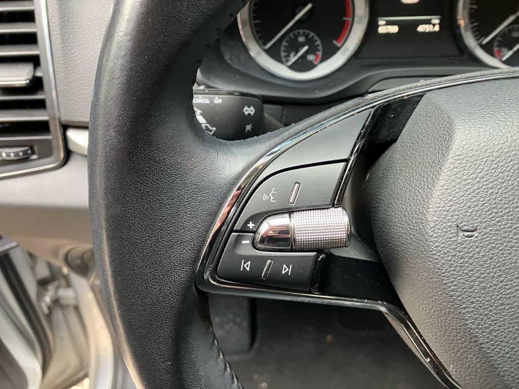 Skoda Karoq 1.0 TSI Ambition 81 kW (110 CV) - 8