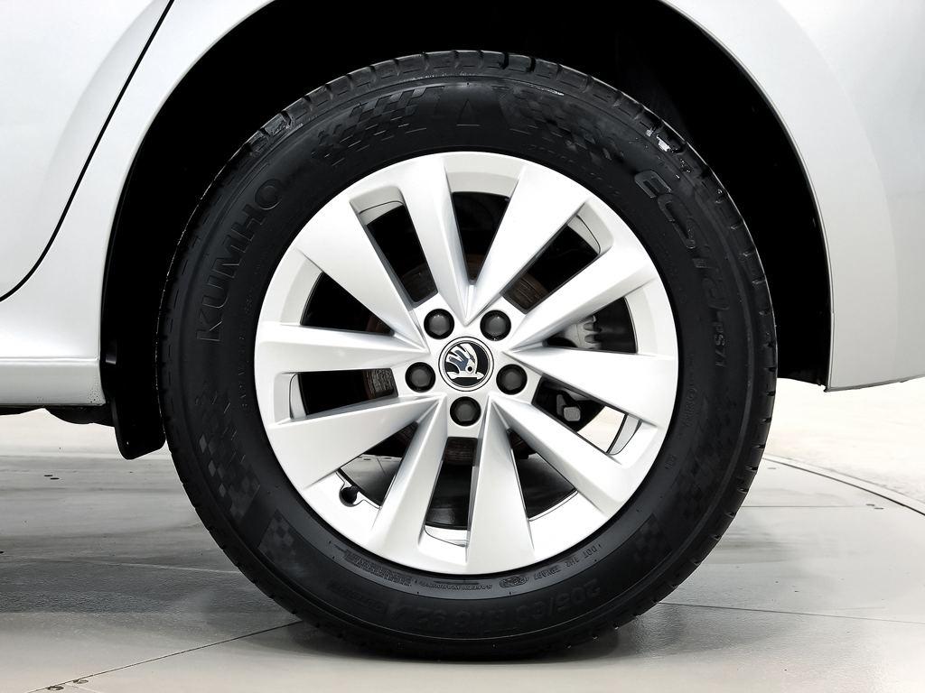 Skoda Kamiq 1.0 TSI Ambition 70 kW (95 CV) - 7